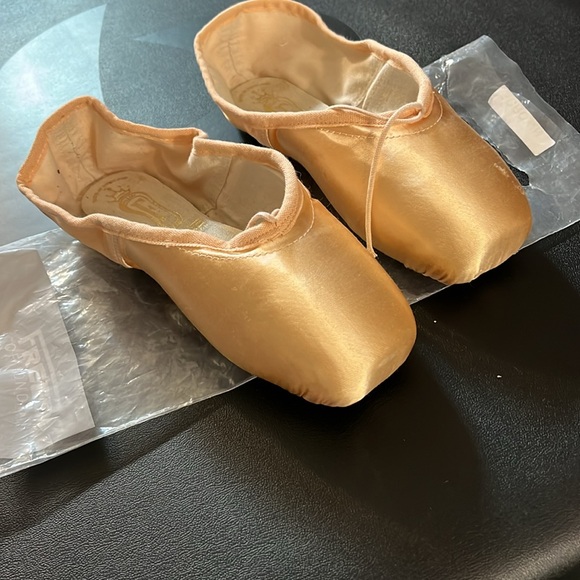Freed pointe shoes, Maker Y 4.5 xx WB - Picture 4 of 4